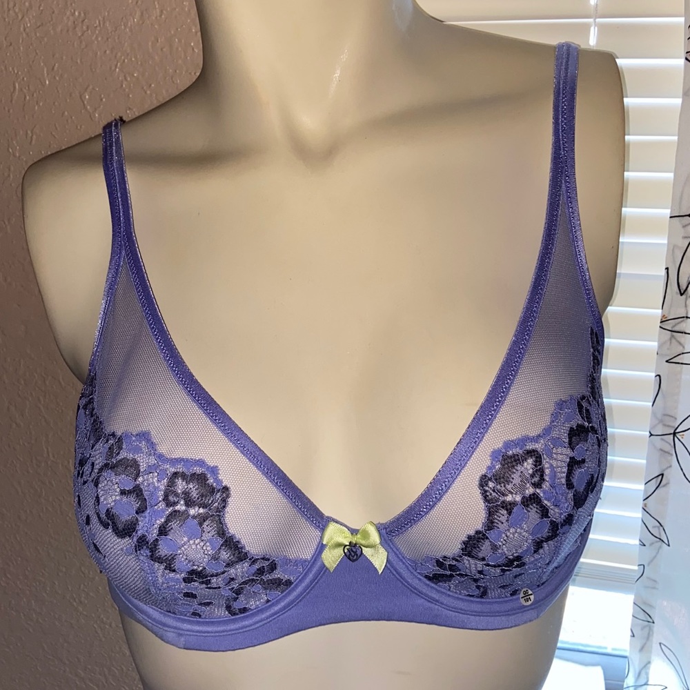 Vs lacey bra